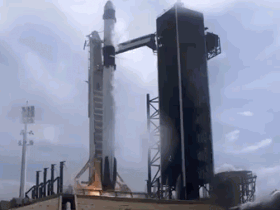 SpaceX載人龍飛船發射成功！“送100萬人上火星” 馬斯克吹的牛能實現？